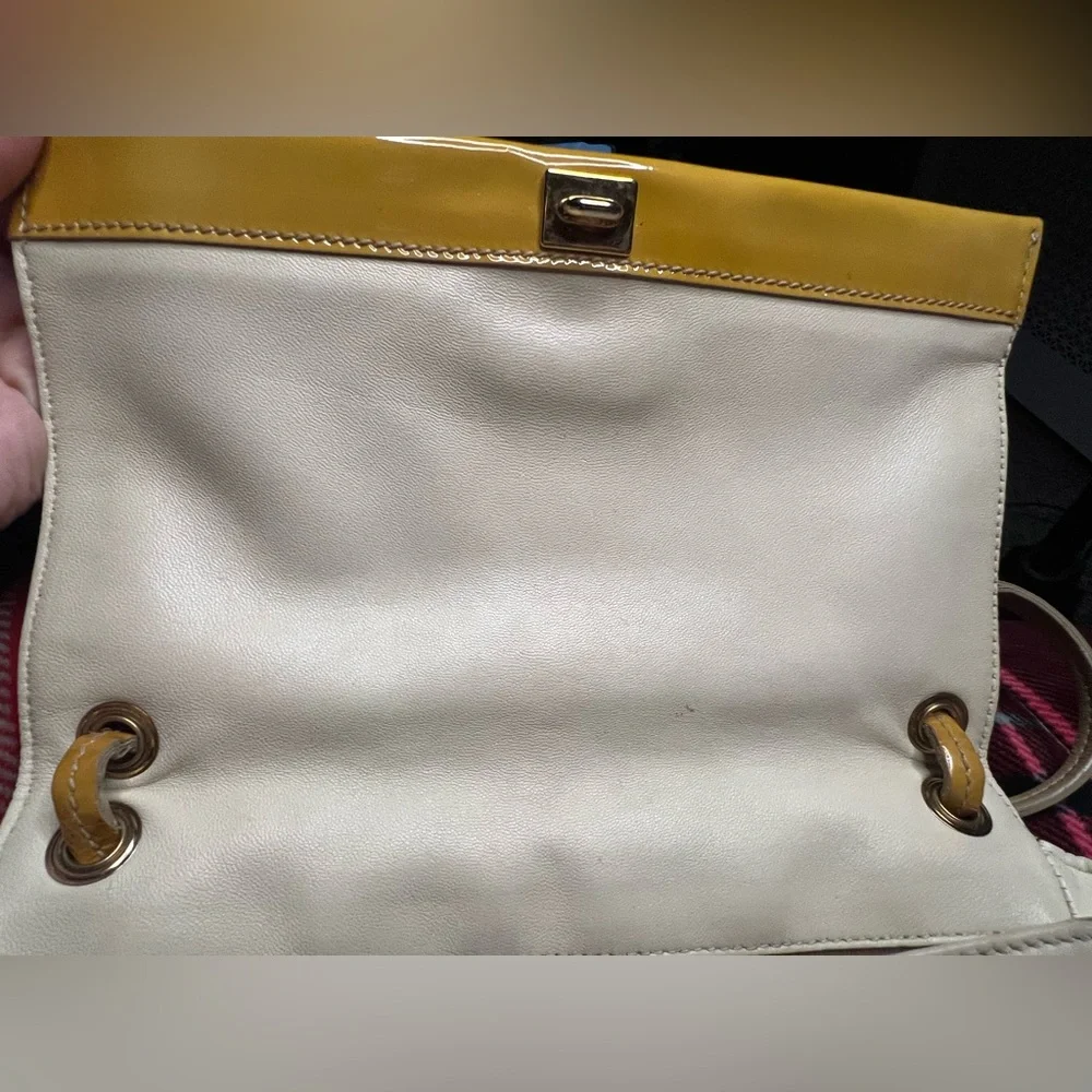 Pre-owned SALVATORE FERRAGAMO BAG LEATHER ENAMEL WHITE YELLOW MUSTARD COLOR - Picture 13 of 14